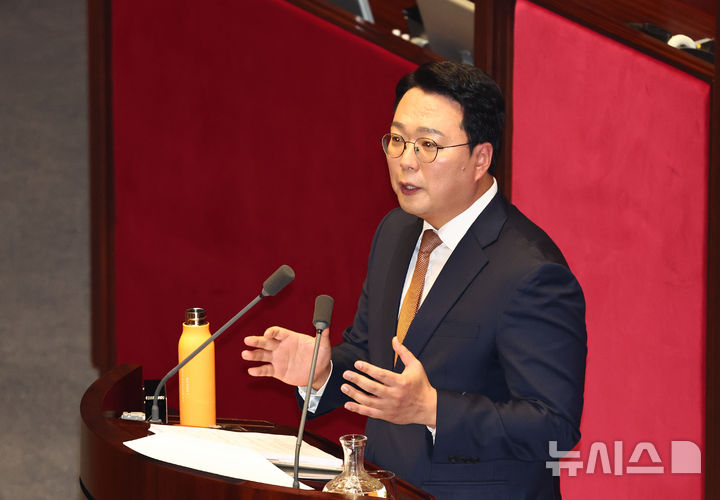 野 천하람, 6시간째 '2차 종합특검' 필버…"죽은 정권 부관참시만"(종합)