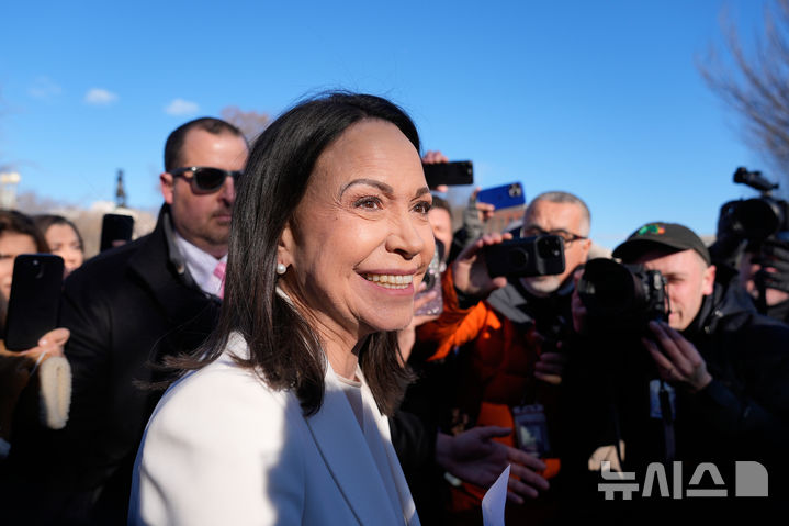 베네수엘라 마차도 "트럼프 대통령에 노벨평화상 메달 전달" [뉴시스Pic]