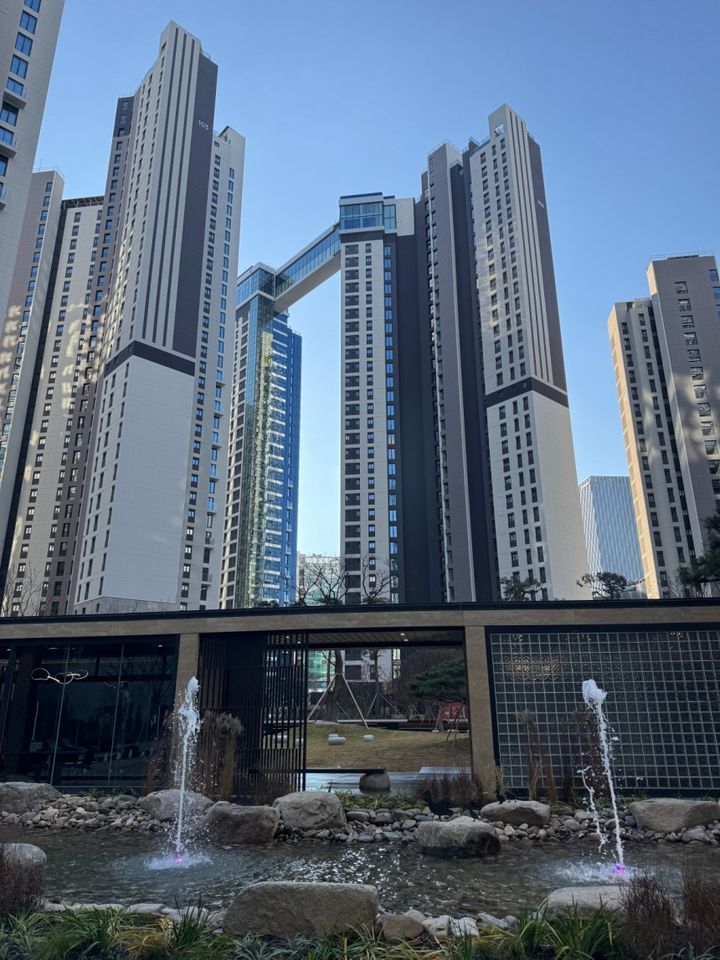 '전용 84㎡ 입주권 48억 신고가'…잠실 르엘 20일 입주