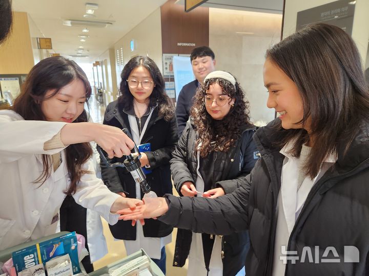 "한의학 배우러 한국 왔어요"…해외 의대생, K의료 체험