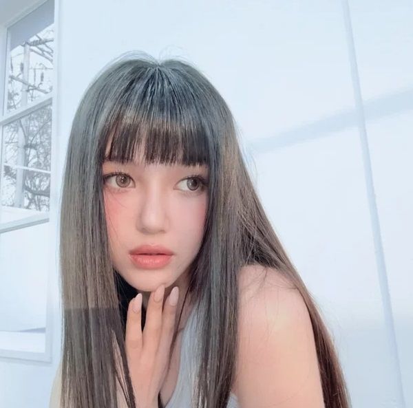 '뉴진스 퇴출' 다니엘, 확 달라진 분위기…중국 SNS 계정도 개설