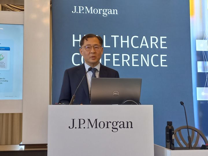 흔들린 제약바이오 '투심'..."중장기 성장은 여전히 유망" - 뉴스 썸네일 이미지