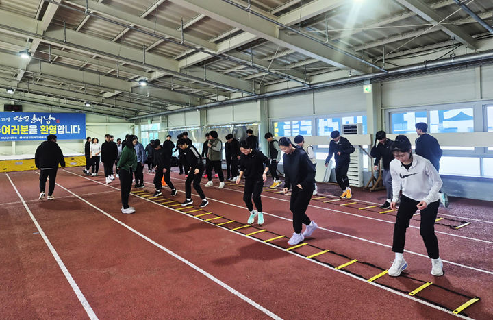 [해남=뉴시스]동계전지훈련하는 선수들. (사진=해남군 제공) 2026.01.16. photo@newsis.com *재판매 및 DB 금지