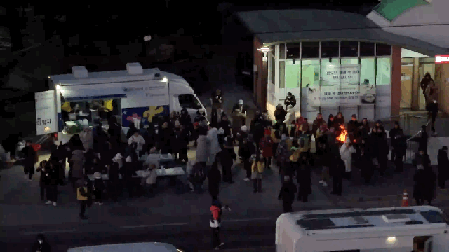 [서울=뉴시스] 2026.01.01.[서울=뉴시스] 많은 인파가 떡국나눔행사에 방문했다. *재판매 및 DB 금지