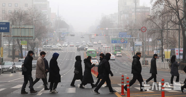 설 연휴 이튿날 낮 최고 19도…강원권 약한 비[오늘날씨]