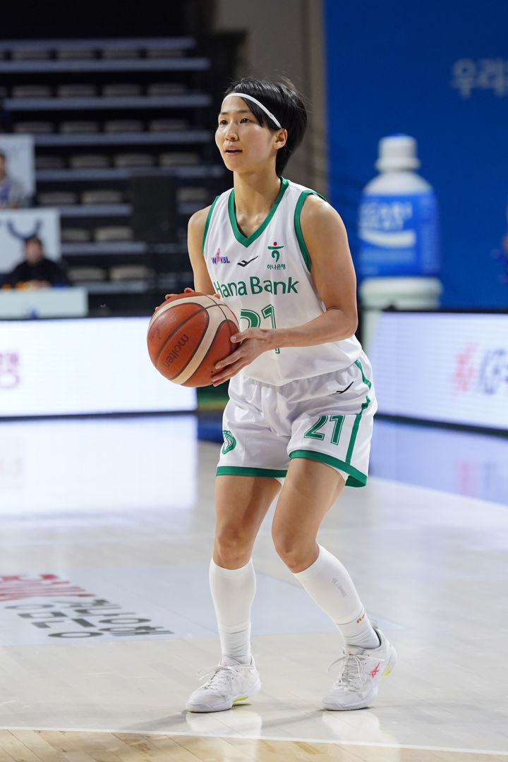 [서울=뉴시스] 여자프로농구 부천 하나은행의 이이지마 사키. (사진=WKBL 제공) *재판매 및 DB 금지