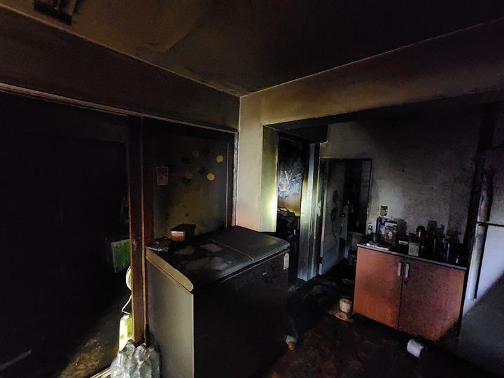 [군산=뉴시스]17일 오후 9시50분께 전북 군산시 나운동의 한 아파트 2층에서 불이 나 1시간25분여 만에 진화됐다. (사진=전북도소방본부 제공) 2026.01.17. photo@newsis.com *재판매 및 DB 금지