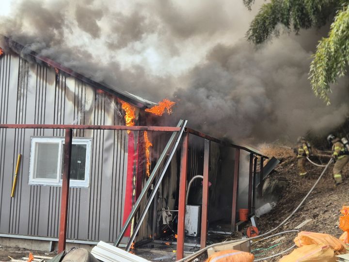 충남 금산 진산면 단독주택서 불…인명피해 없어