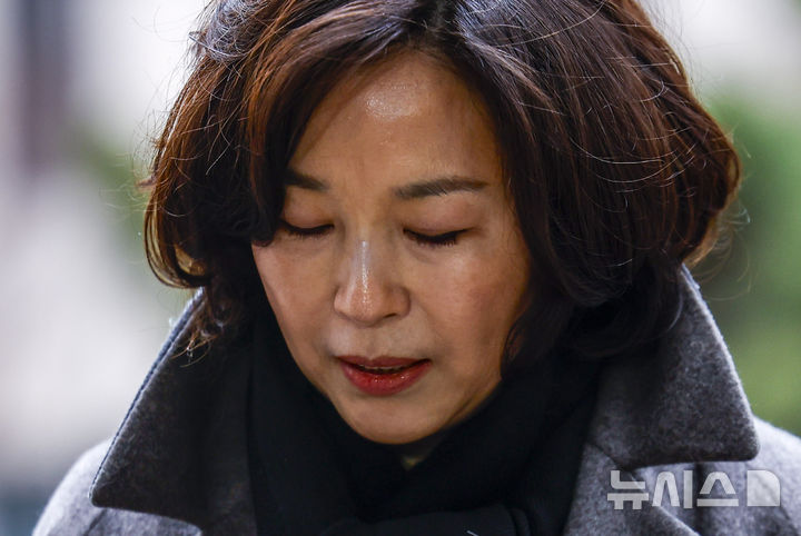 김경 '공천헌금 의혹' 휴일에도 수사 속도…압수물 분석