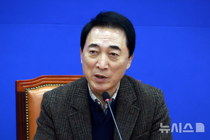 與, '1인1표제' 논란에 "鄭 연임 언급 안 해…당권투쟁 비칠 언행 자제" [뉴시스Pic]