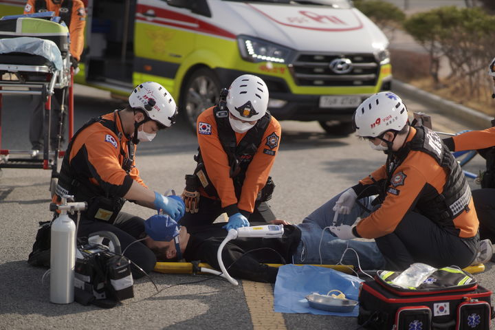 [세종=뉴시스] 세종소방 전문 응급처치 훈련 모습.(사진=세종소방본부). 2026.01.19. photo@newsis.com. *재판매 및 DB 금지