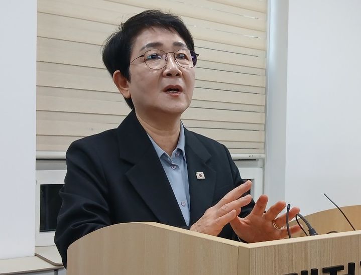 [대전=뉴시스] 조명휘 기자 = 박정현 더불어민주당 대전시당 위원장이 19일 대전시의회 기자실에서 대전충남통합특별법안에 대해 설명하고 있다. 2026.01.19. joemedia@newsis.com *재판매 및 DB 금지