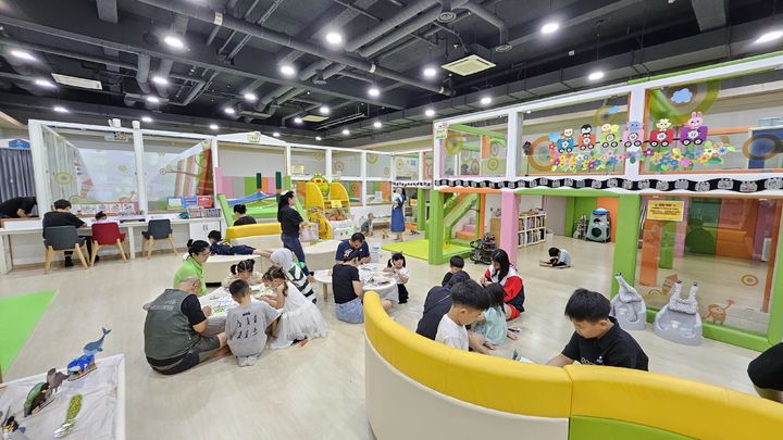 [창녕=뉴시스] 아일들이 아이행복키움터를 이용하고 있다. (사진= 창녕군 제공) 2026.01.19. photo@newsis.com *재판매 및 DB 금지