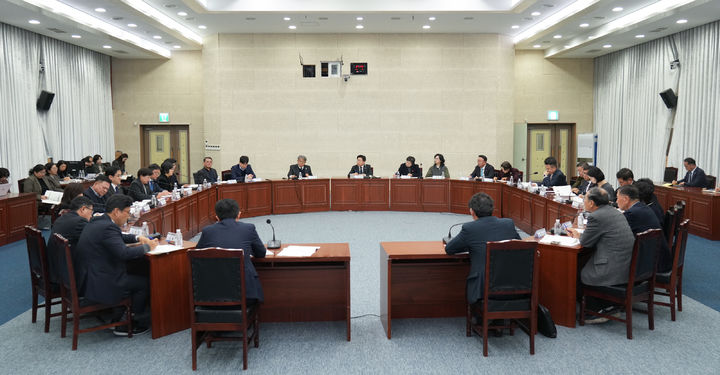 [제주=뉴시스] 19일 오후 제주도청 탐라홀에서 경제정책협의회가 열리고 있다. (사진=제주도 제공) 2026.01.19. photo@newsis.com *재판매 및 DB 금지