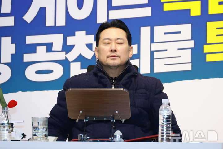 '단식' 장동혁 "목숨 걸고 국민께 호소… 여기서 멈추면 대한민국 미래 없어" [뉴시스Pic]