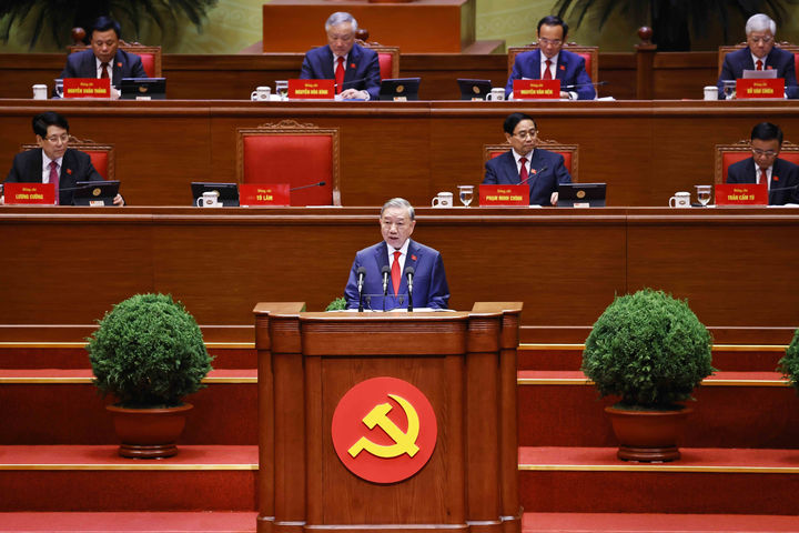 베트남 1인자 럼 서기장 연임 확정