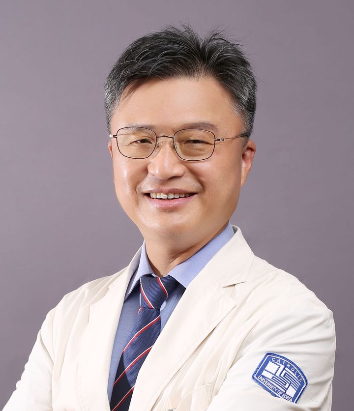 [대전=뉴시스] 가톨릭대 대전성모병원 정형외과 지종훈 교수팀이 회전근개파열 환자 어깨 상태에 따른 맞춤 치료법 적용을 위해 '리제네텐 수술법'을 도입해 치료를 제공하고 있다.(사지=대전성모병원 제공) 2026.01.20. photo@newsis.com *재판매 및 DB 금지