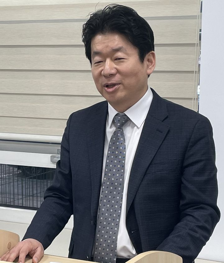 [대전=뉴시스] 조명휘 기자 = 대전 중구청장 선거 출마를 선언한 강철승 더불어민주당 당대표 정무특보가 20일 대전시의회 기자실에서 주요 공약을 설명하고 있다. 2026.01.20. photo@newsis.com *재판매 및 DB 금지