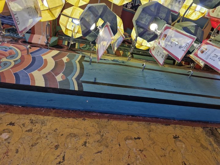 [창녕=뉴시스] 경남 창녕군 관룡사 약사전에 연등을 달기위해 대들보사면에 수 천개의 쇠고리가 설치돼 있다. (사진= 독자 제공) 2026.01.20. photo@newsis.com *재판매 및 DB 금지