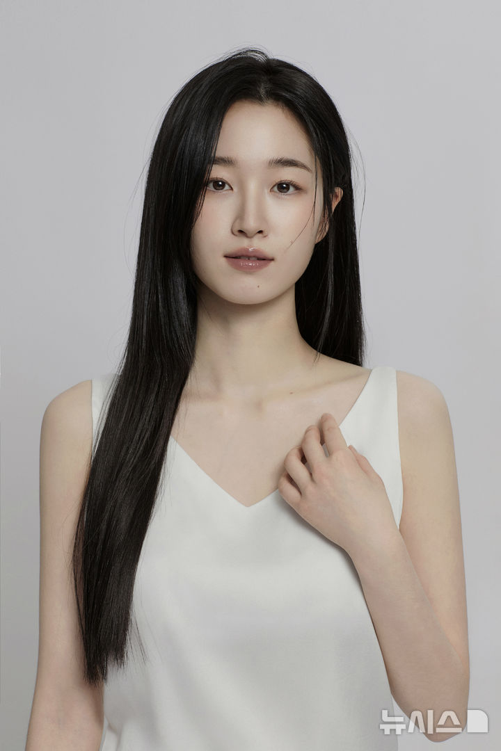 [인터뷰]원지안 "현빈과 칼날 같은 긴장 만들고 싶었죠"