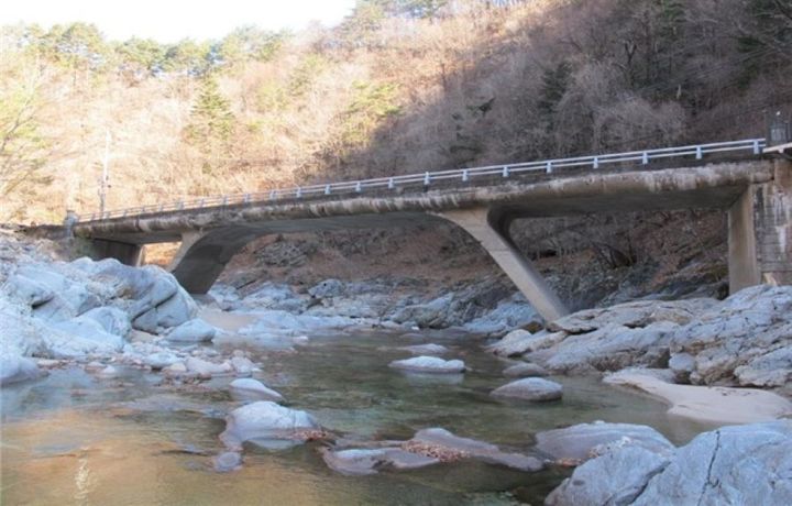 [인제=뉴시스] 20일 인제군(군수 최상기)은 행정안전부가 주관하는 ‘2026년 재해위험정비사업’에 최종 선정됐다고 밝혔다. 사진은 북면 용대리 수교지구. 인제군 제공. *재판매 및 DB 금지