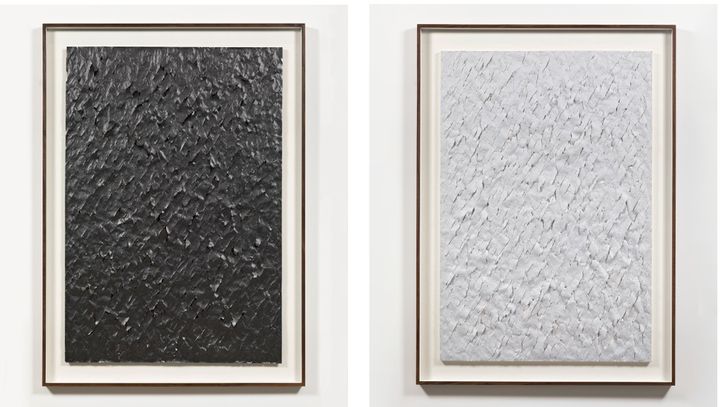 Choi Byung-so, Untitled 0231211, 2023, Ballpoint pen and pencil on newspaper, 120 × 80 × 1 cm, Framed: 136 × 98.5 × 4.5 cm. Courtesy of the artist and Perrotin. (오른쪽)Choi Byung-so, Untitled 0241029, 2024, Ballpoint pen on paper, 120 × 80 × 1 cm, Framed: 136.3 × 98 × 4.5 cm. Courtesy of the artist and Perrotin. *재판매 및 DB 금지