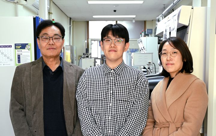  *재판매 및 DB 금지