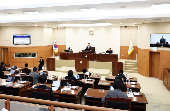 [대전=뉴시스] 조명휘 기자 = 대전 유성구의회가 20일 제284회 임시회를 개회하고 있다. (사진= 유성구의회 제공) 2026.01.20. photo@newsis.com *재판매 및 DB 금지