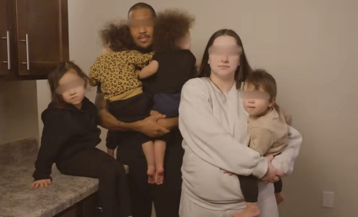 [서울=뉴시스] 영국에서 한 부부가 다섯 차레 연속 임신 사실을 공개하며 한 유튜브 채널에 출연한 모습이다. (사진 출처: 유튜브 채널 truly 캡처)