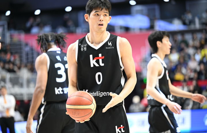 [서울=뉴시스] 프로농구 수원 KT의 하윤기. (사진=KBL 제공) *재판매 및 DB 금지
