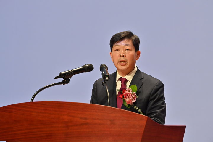 [홍성=뉴시스] 박정주 충남도 행정부지사가 퇴임사를 하고 있다. *재판매 및 DB 금지