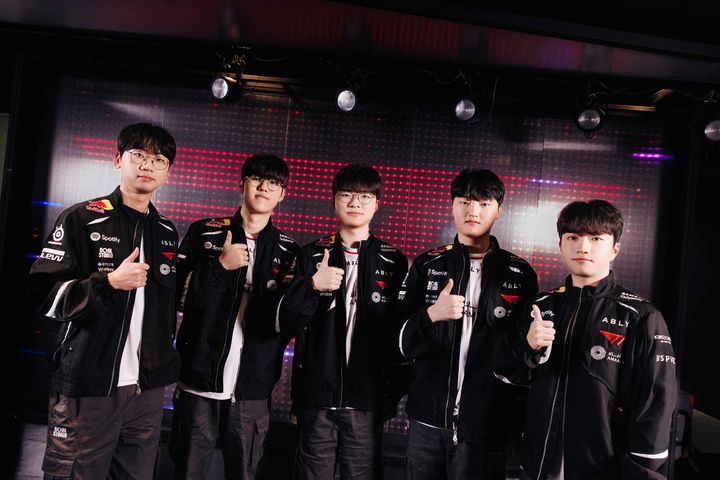 [서울=뉴시스] T1 단체사진. (사진=라이엇 게임즈 제공) *재판매 및 DB 금지