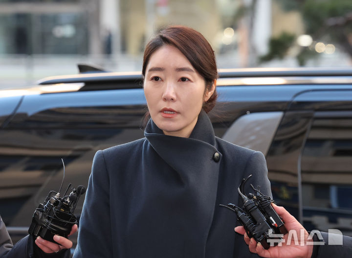 '공천헌금 1억' 강선우, 14시간 조사…전 보좌관 "姜, 전세 자금 사용" 진술