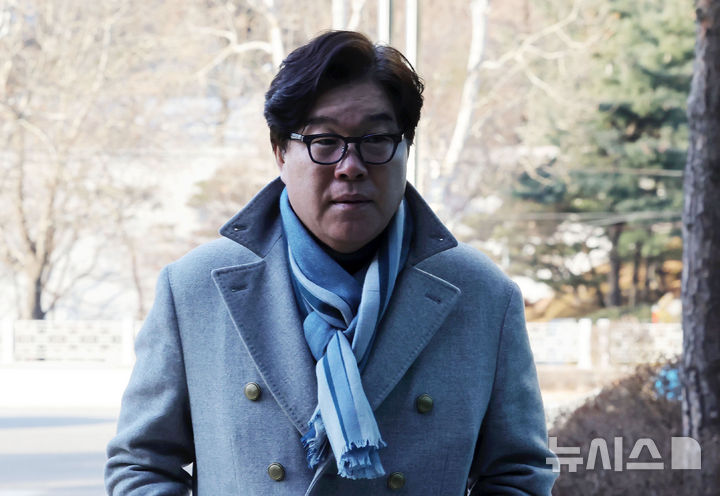 [서울=뉴시스] 홍효식 기자 = 김성태 전 쌍방울 회장이 지난 1월 20일 오전 서울 서초구 서울고등검찰청 인권침해점검 태스크포스(TF)에 피의자 신분으로 출석하고 있다. 2026.01.20. yesphoto@newsis.com