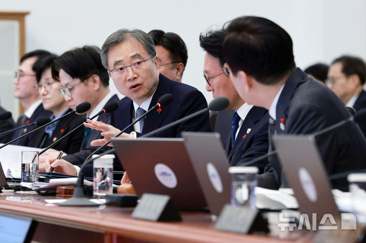 [서울=뉴시스] 고범준 기자 = 조현 외교부 장관이 20일 청와대에서 열린 국무회의에서 발언하고 있다. 2026.01.20. bjko@newsis.com