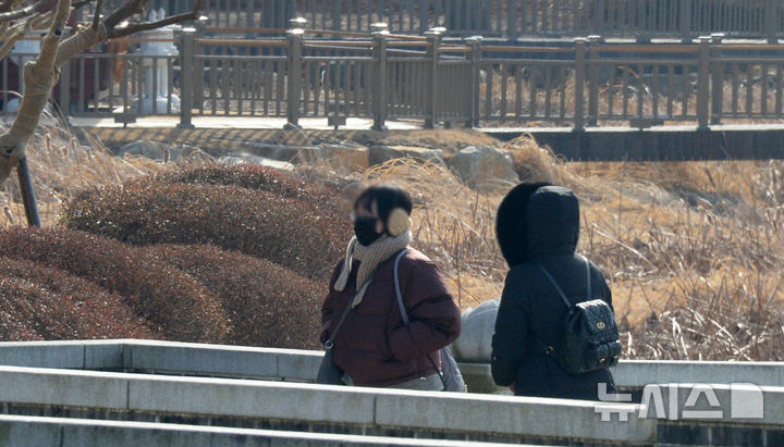 전북 아침 곳곳 약한 비나 눈…낮 0~3도 '차차 맑음'