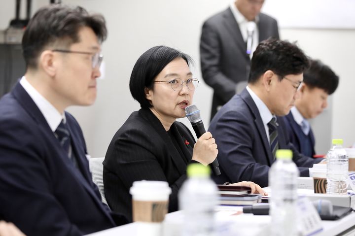 [서울=뉴시스] 한성숙 중소벤처기업부 장관이 지난 20일 서울에서 열린 ‘26년 모태펀드 출자전략위원회’에서 인사말을 하고 있다. (사진=중소벤처기업부 제공) 2026.01.21. photo@newsis.com *재판매 및 DB 금지