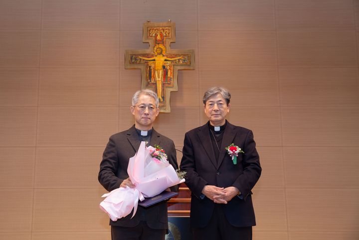  *재판매 및 DB 금지