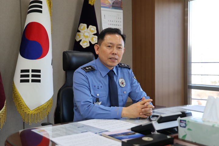 [동해=뉴시스] 김인창 동해지방해양경찰청장 직무 모습.(사진=동해해경청 제공)photo@newsis.com *재판매 및 DB 금지