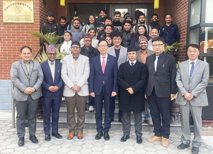 [진주=뉴시스]경상국립대, 네팔 1위 대학과 ‘창업대학원 설립’ 의향서(LOI) 체결.(사진=경상국립대 제공).2026.01.21.photo@newsis.com *재판매 및 DB 금지