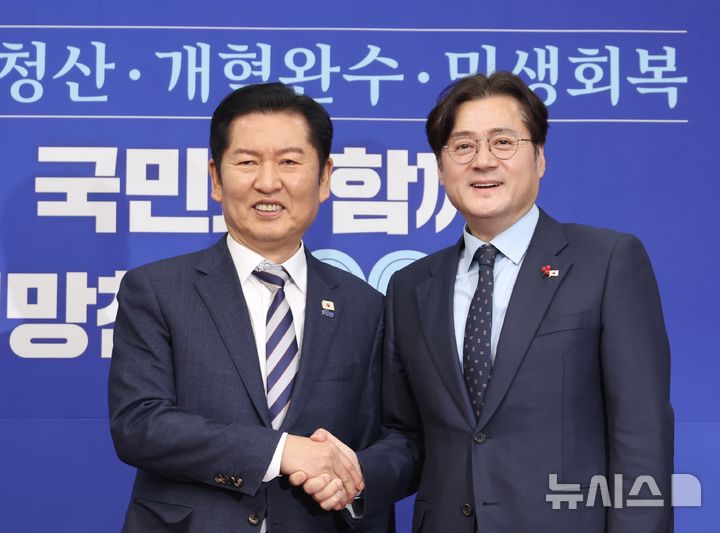 홍익표 "조국혁신당 합당 제안, 사전에 전달받아…靑 논의·조율은 없어"