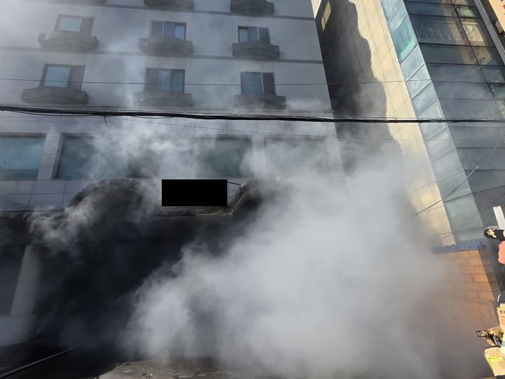 청양 6층 모텔서 불…인명피해 없이 30분 만에 진화