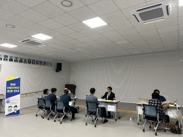 [당진=뉴시스] 지난해 9월17일 충남 당진 시민고충처리위원회가 송악읍행정복지센터를 찾아 현장 이동민원실을 운영하고 있다. (사진=뉴시스 DB). photo@newsis.com *재판매 및 DB 금지