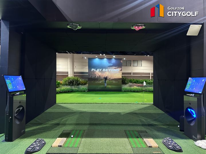 [서울=뉴시스]2026 PGA쇼 현장에 설치된 도심형 골프장 '골프존 시티골프' 스크린 부스.(사진=골프존 제공) 2026.01.21. photo@newsis.com *재판매 및 DB 금지