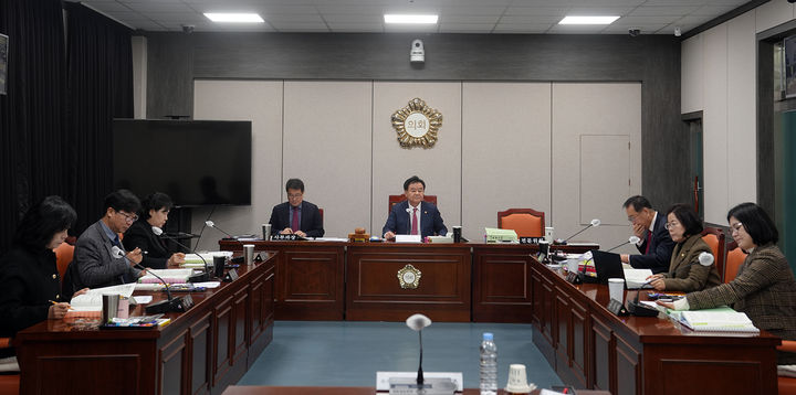 21일 태백시의회 위원회실에서 열린 2026년 주요업무 보고회 모습.(사진=태백시의회 제공) *재판매 및 DB 금지