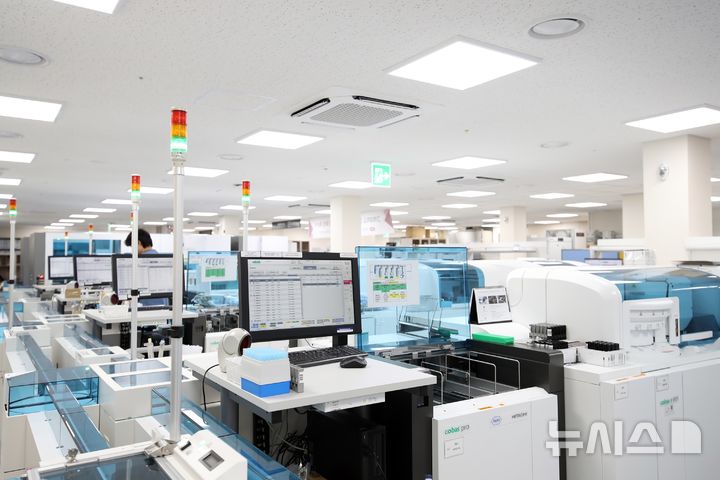 [서울=뉴시스] 확장 이전한 고려대 안산병원 진단검사의학과 전경. (사진= 고려대 안산병원 제공)