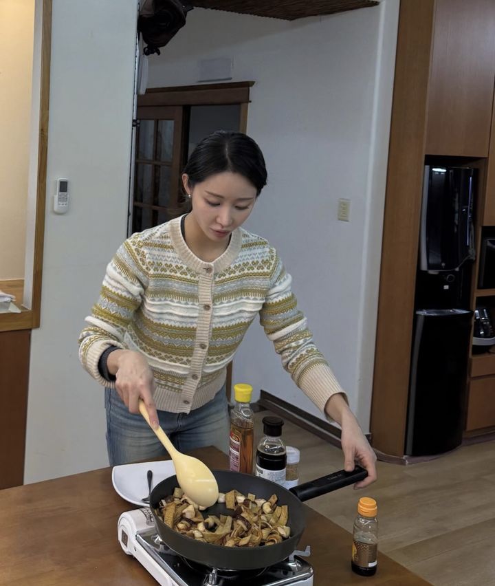 [서울=뉴시스] 배우 한그루. (사진=황신혜 인스타그램 캡처) 2026.01.21. photo@newsis.com *재판매 및 DB 금지