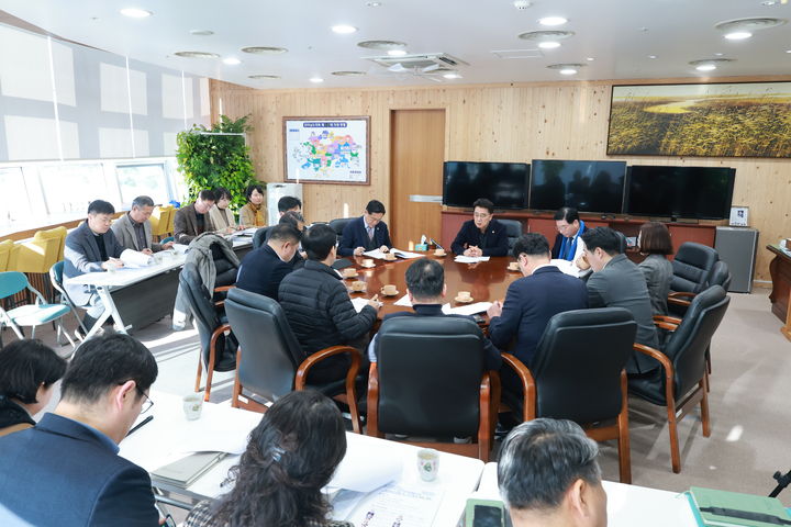 [무안=뉴시스] 21일 전남도의회 청사에서 열린 광주·전남 행정통합 대응 태스크포스 제1차 회의. (사진=전남도의회 제공) 2026.01.21. photo@newsis.com *재판매 및 DB 금지