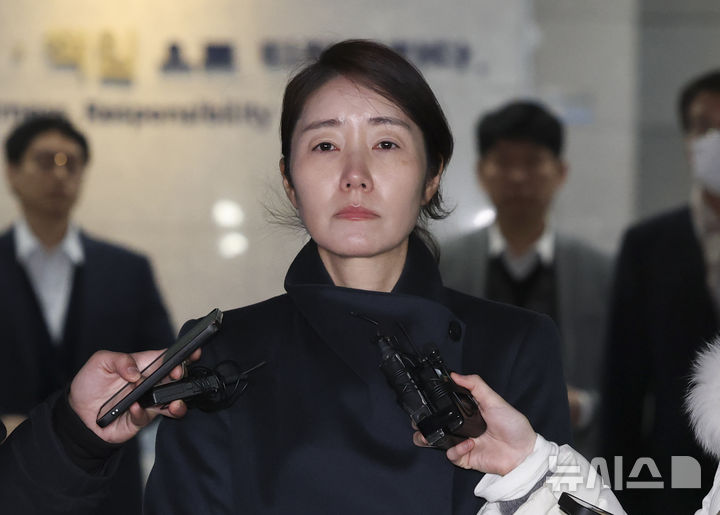 '공천헌금 1억' 강선우, 21시간 조사 종료…"사실대로 성실히 임했다"