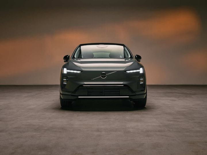 [서울=뉴시스] 볼보가 21일(현지시간) 스웨덴 스톡홀름에서 전기 스포츠유틸리티차(SUV) EX60을 최초 공개하고 있다. (사진=볼보코리아 제공) 2026.1.22. photo@newsis.com *재판매 및 DB 금지